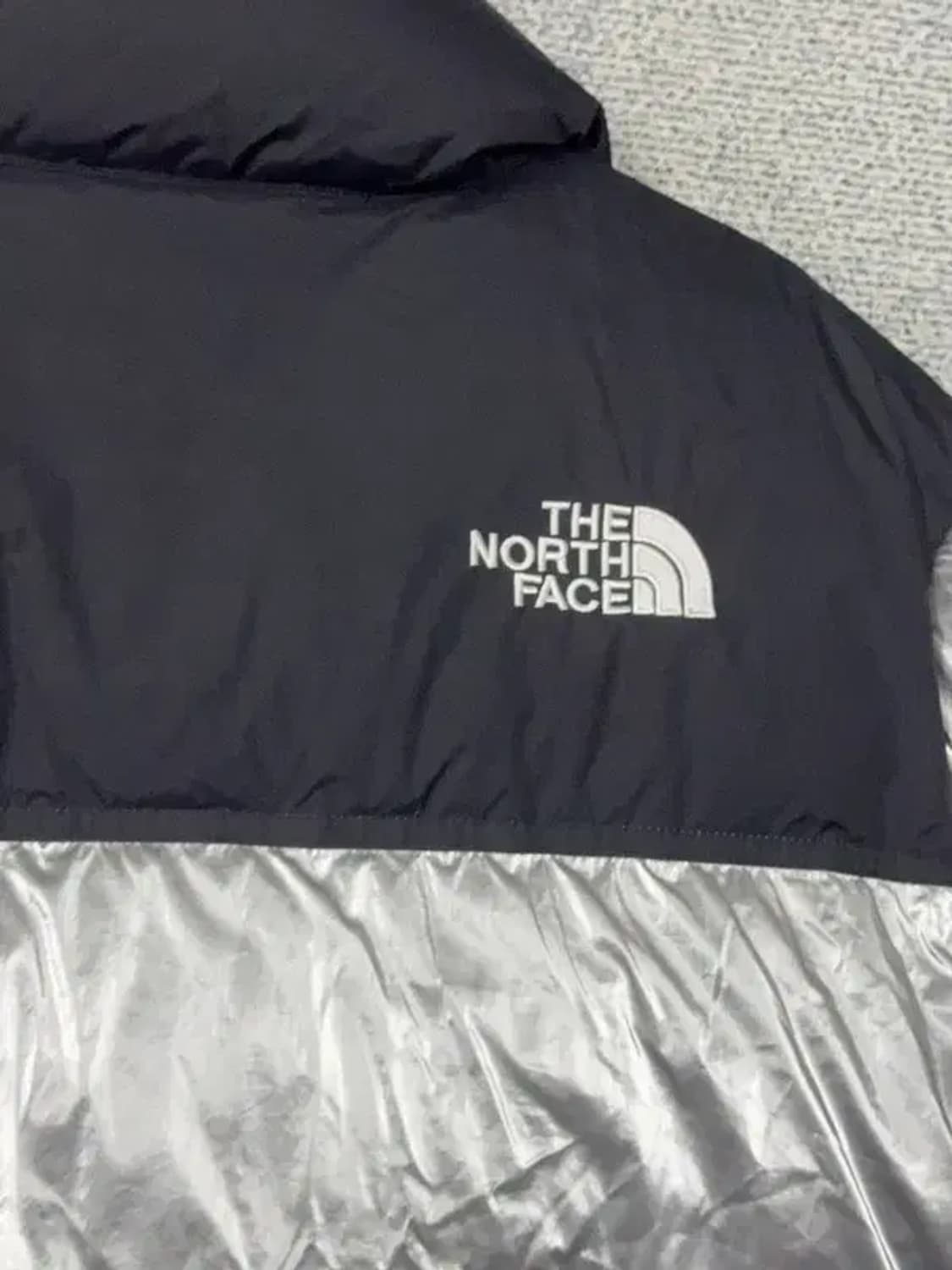 [새상품]노스페이스 실버 유광 크롭 패딩 S/85 상품이미지8