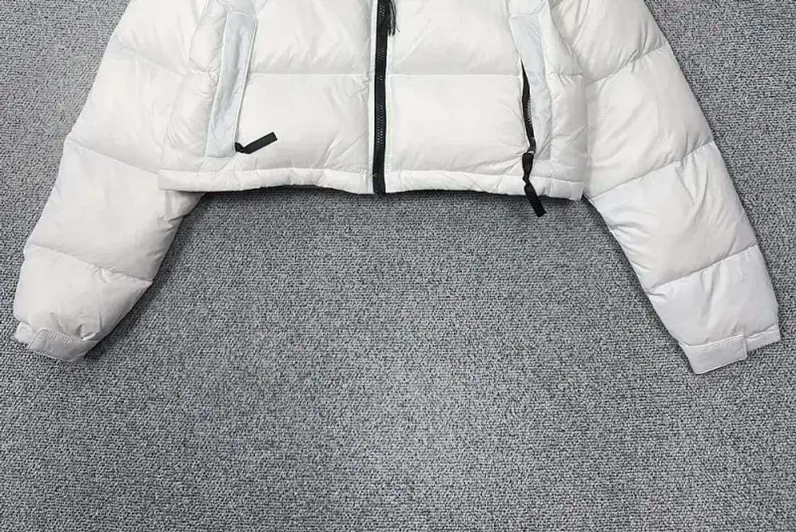 [새상품]노스페이스 화이트 로고 크롭 패딩 S 상품이미지4