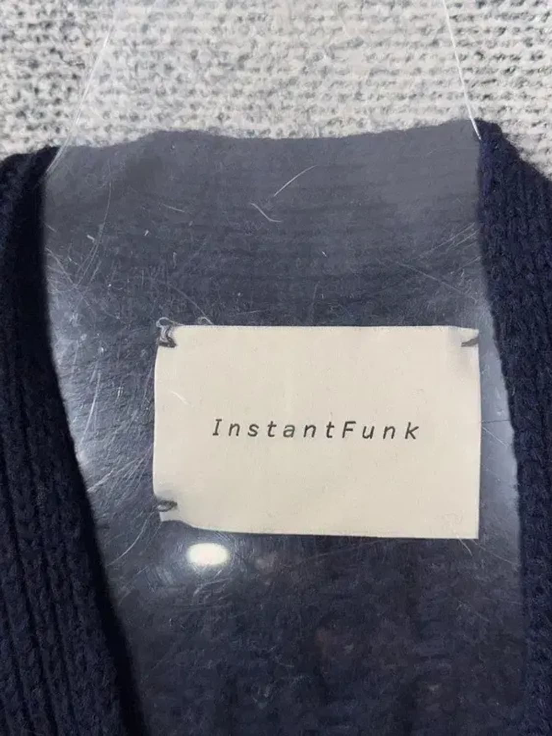 인스턴트 펑크 네이비 울 케이블 니트 가디건 FREE 상품이미지6