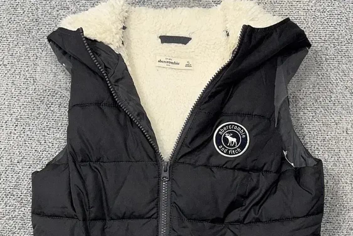 아베크롬비 블랙 자수 로고 양털 패딩 조끼 S 상품이미지3