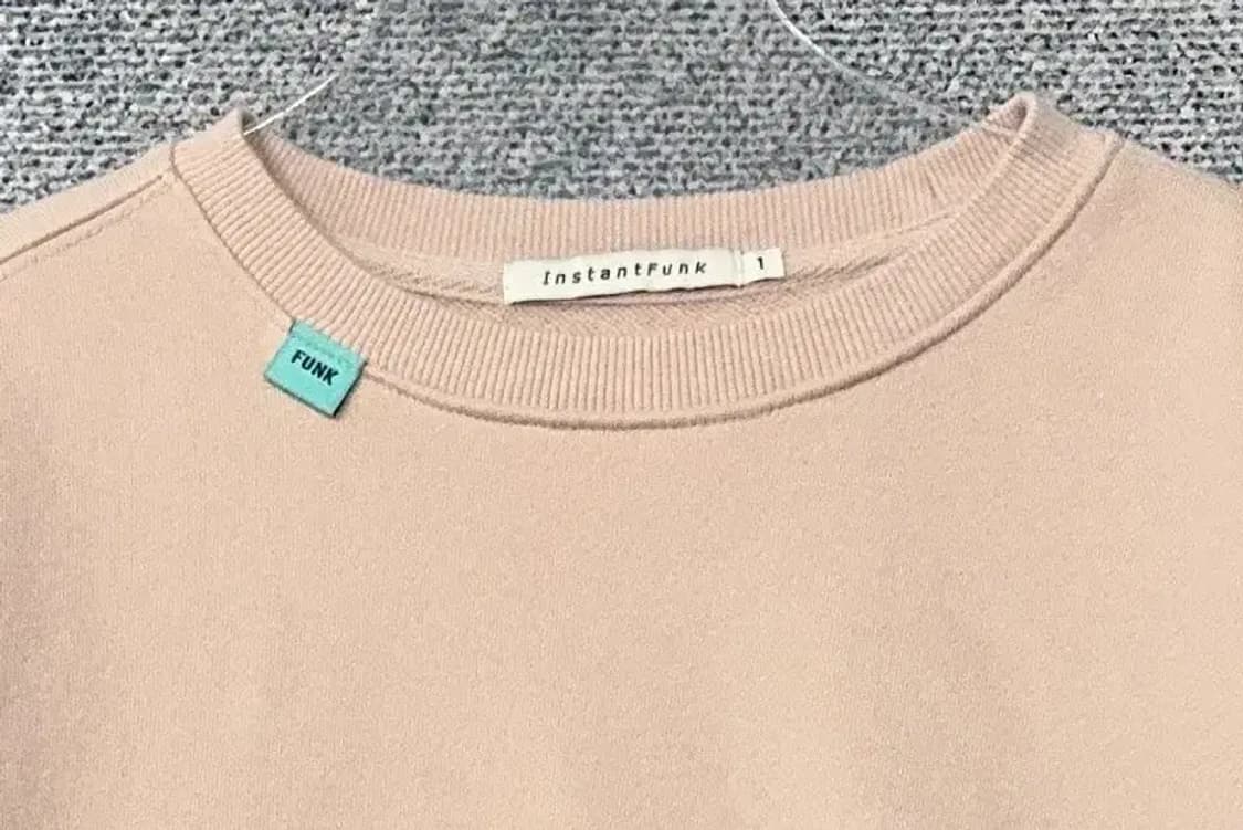 인스턴트 펑크 로고 베이지 맨투맨 1 상품이미지5