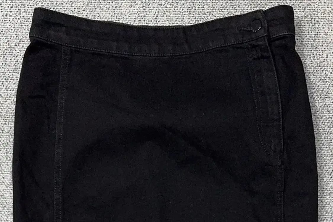 엠포리오 아르마니 블랙 코튼 데님 스커트 70-92 상품이미지3
