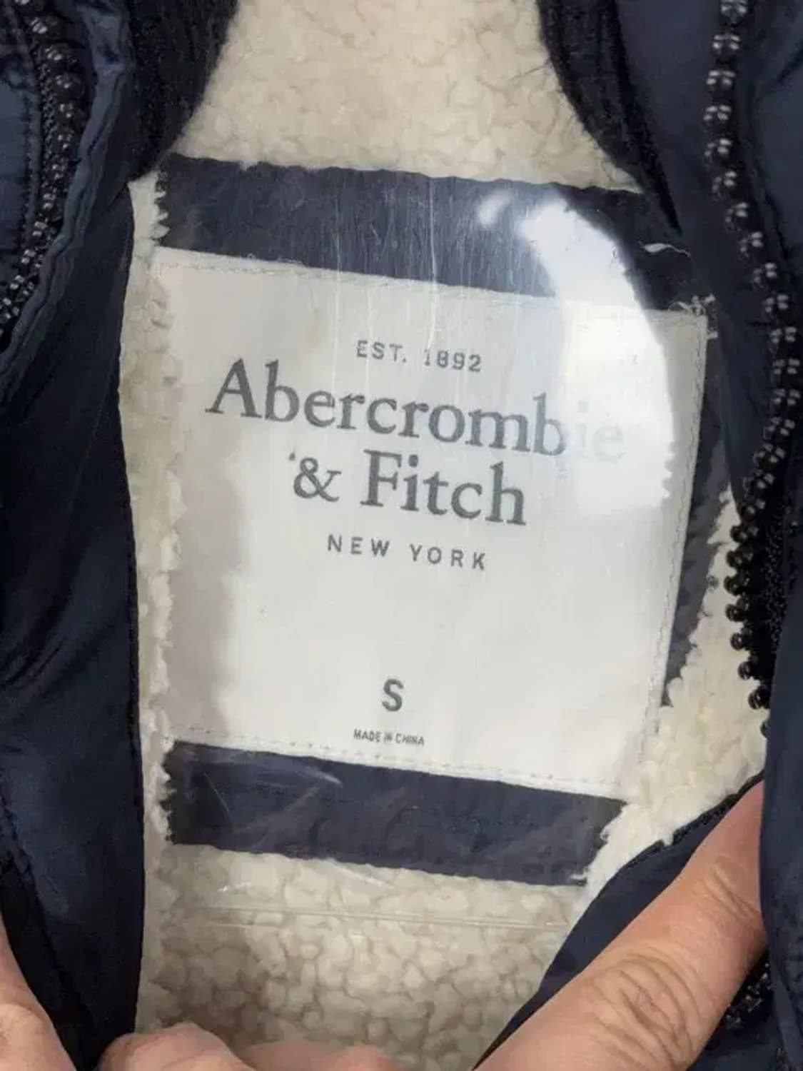 아베크롬비 네이비 자수 로고 패딩 조끼 S 상품이미지8