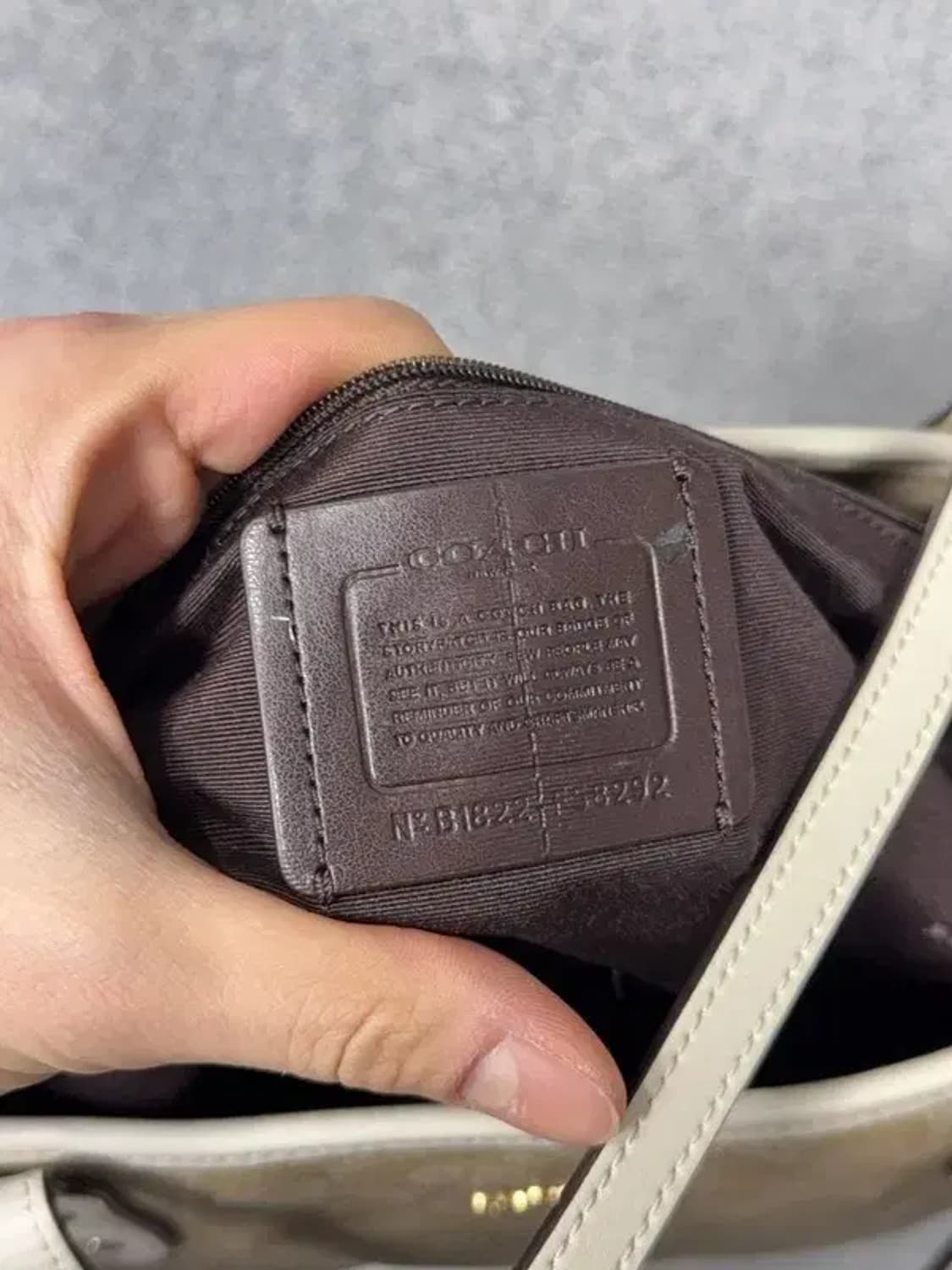 코치 베이지 Y2K 패턴 빈티지 토트백 상품이미지3