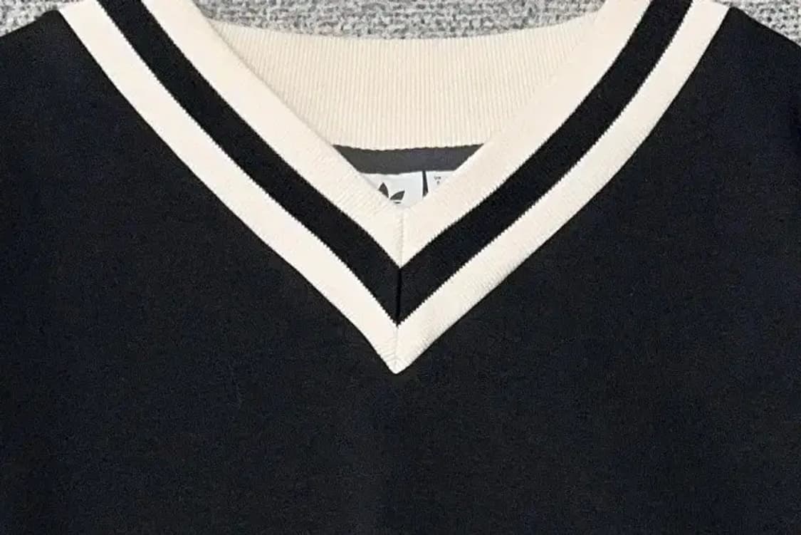 아디다스 프린팅 빅로고 블랙 브이넥 스웻셔츠 XS 상품이미지5