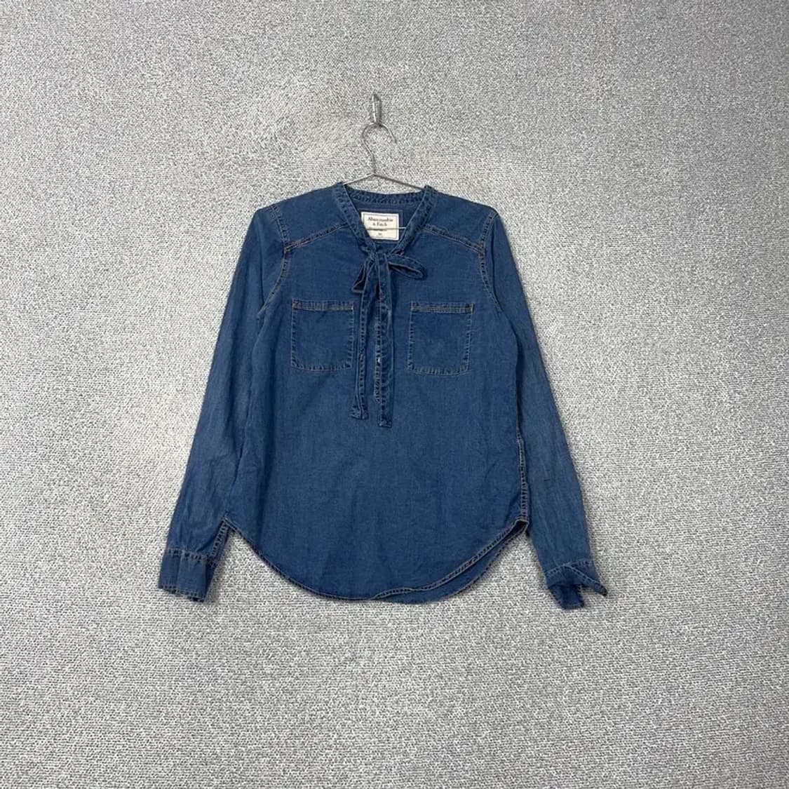 아베크롬비 리본 데님 블라우스 M 상품이미지1