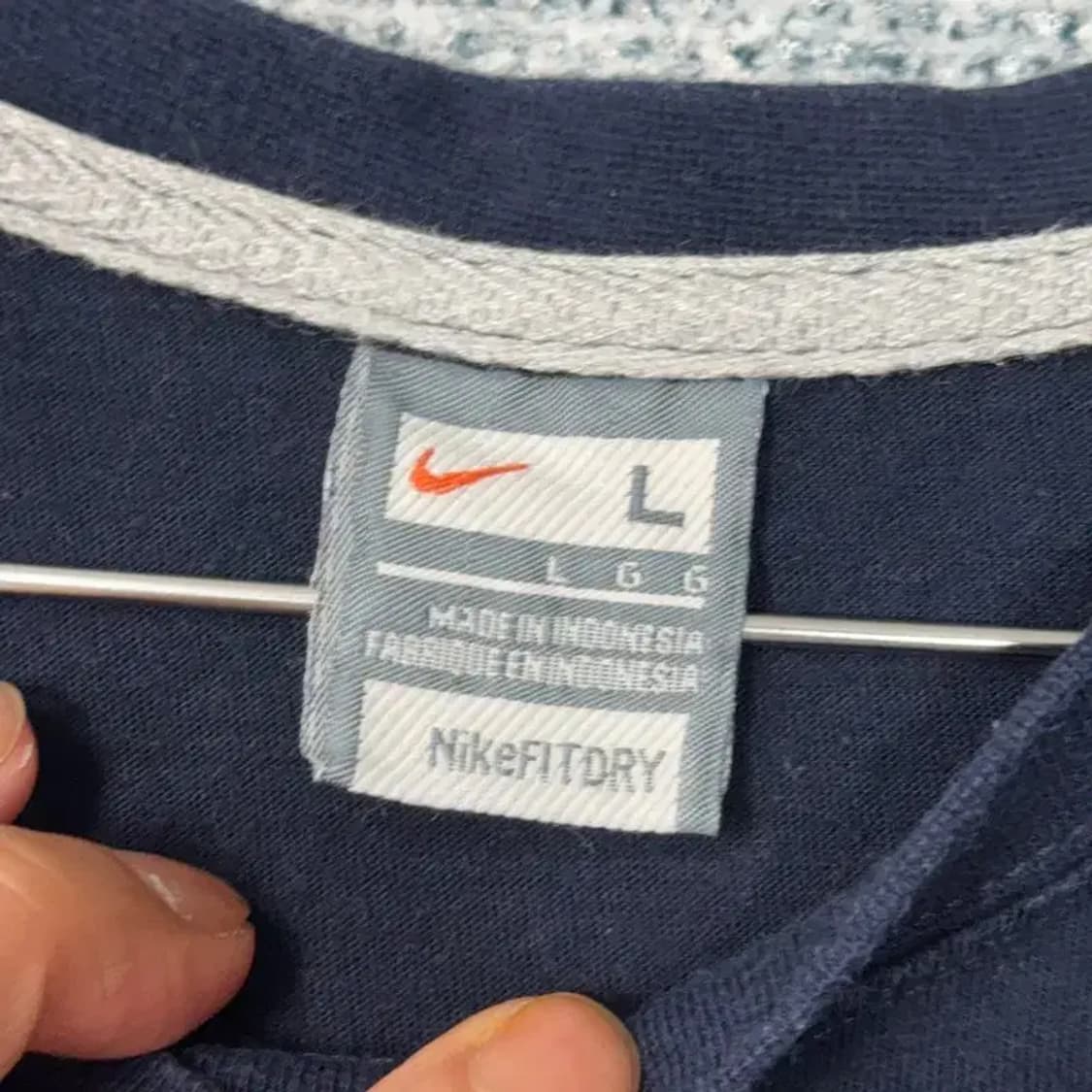 나이키 드라이핏 스니커즈 프린팅 반팔티 L 상품이미지3