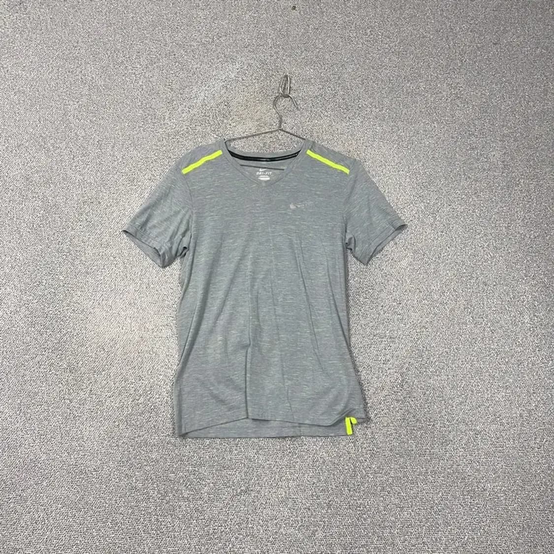 나이키 드라이핏 기능성 반팔티 M 상품이미지1