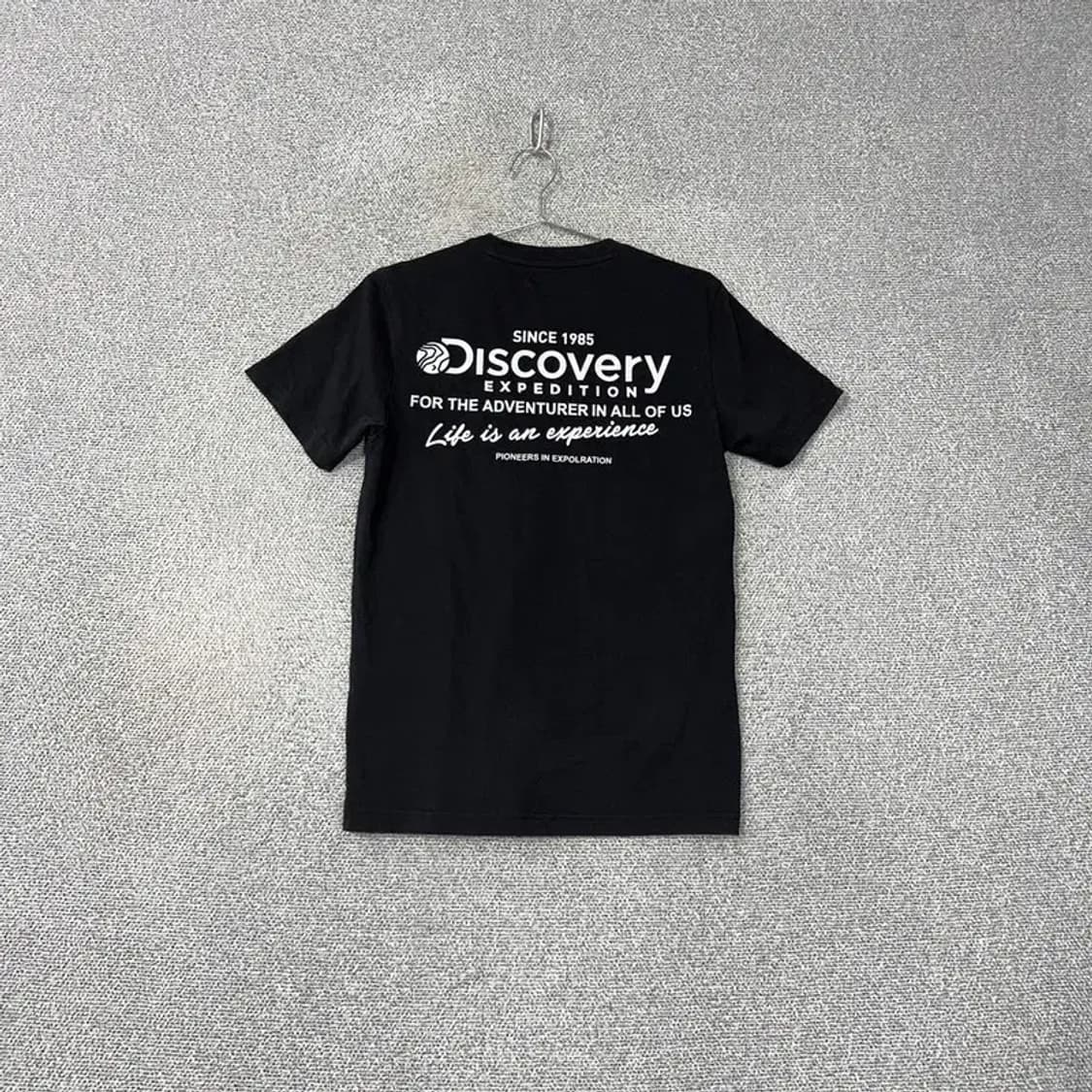 디스커버리 로고 브이넥 반팔티 90 상품이미지2