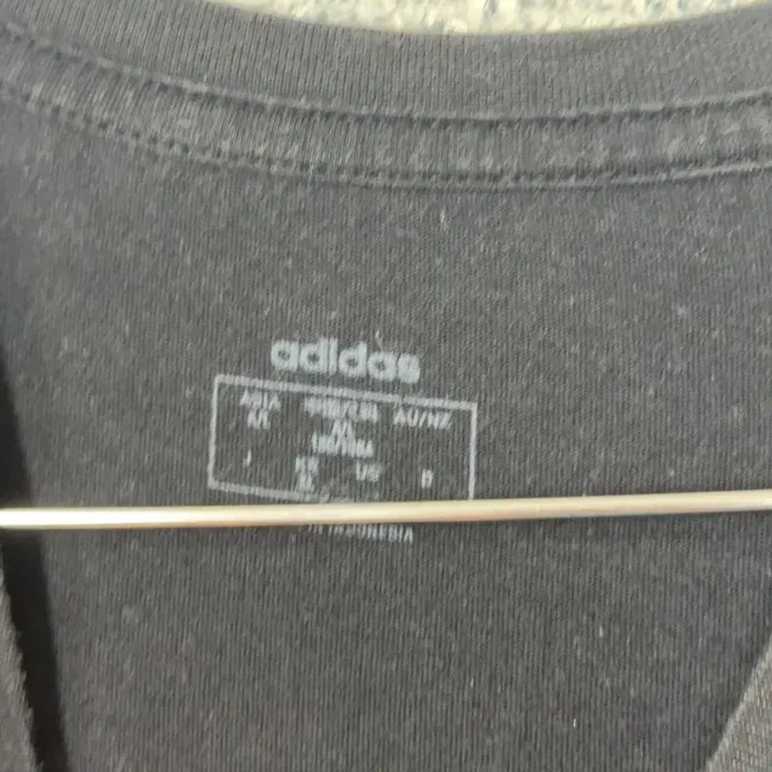 아디다스 스펠로고 블랙 반팔티 XL 상품이미지3