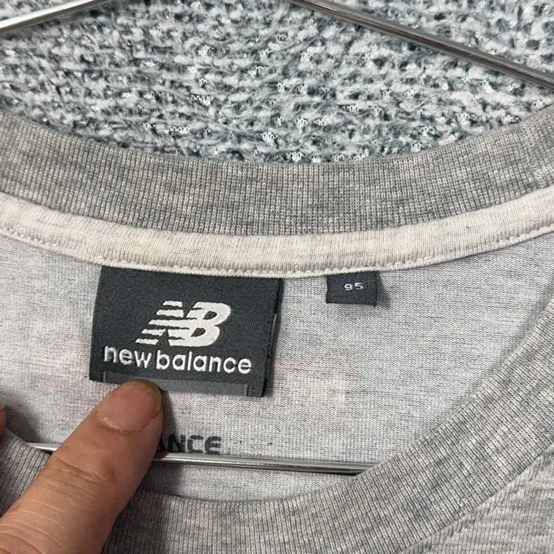 뉴발란스 프린팅 그레이 반팔티 95 상품이미지3