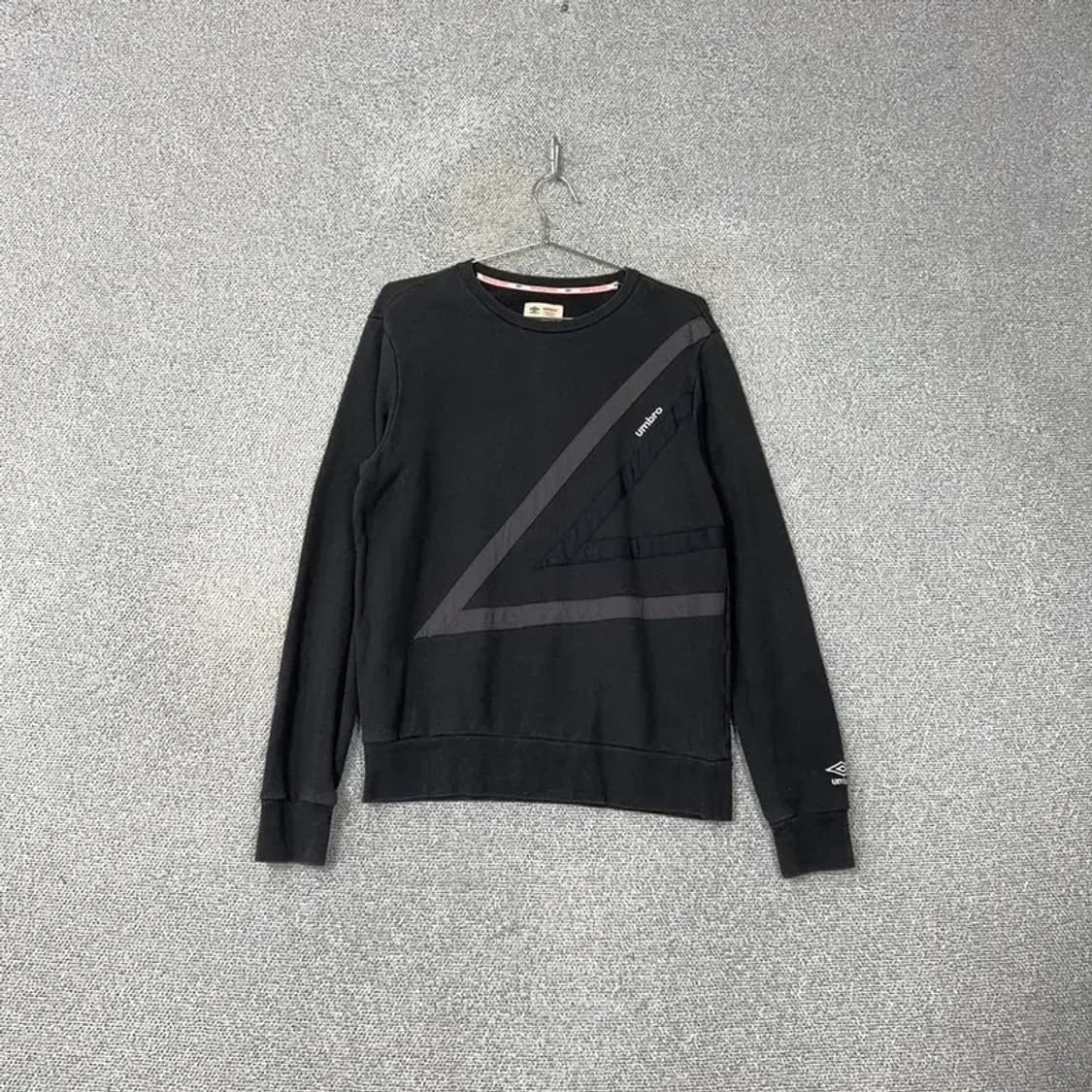 엄브로 블랙 코튼 맨투맨 S 상품이미지1