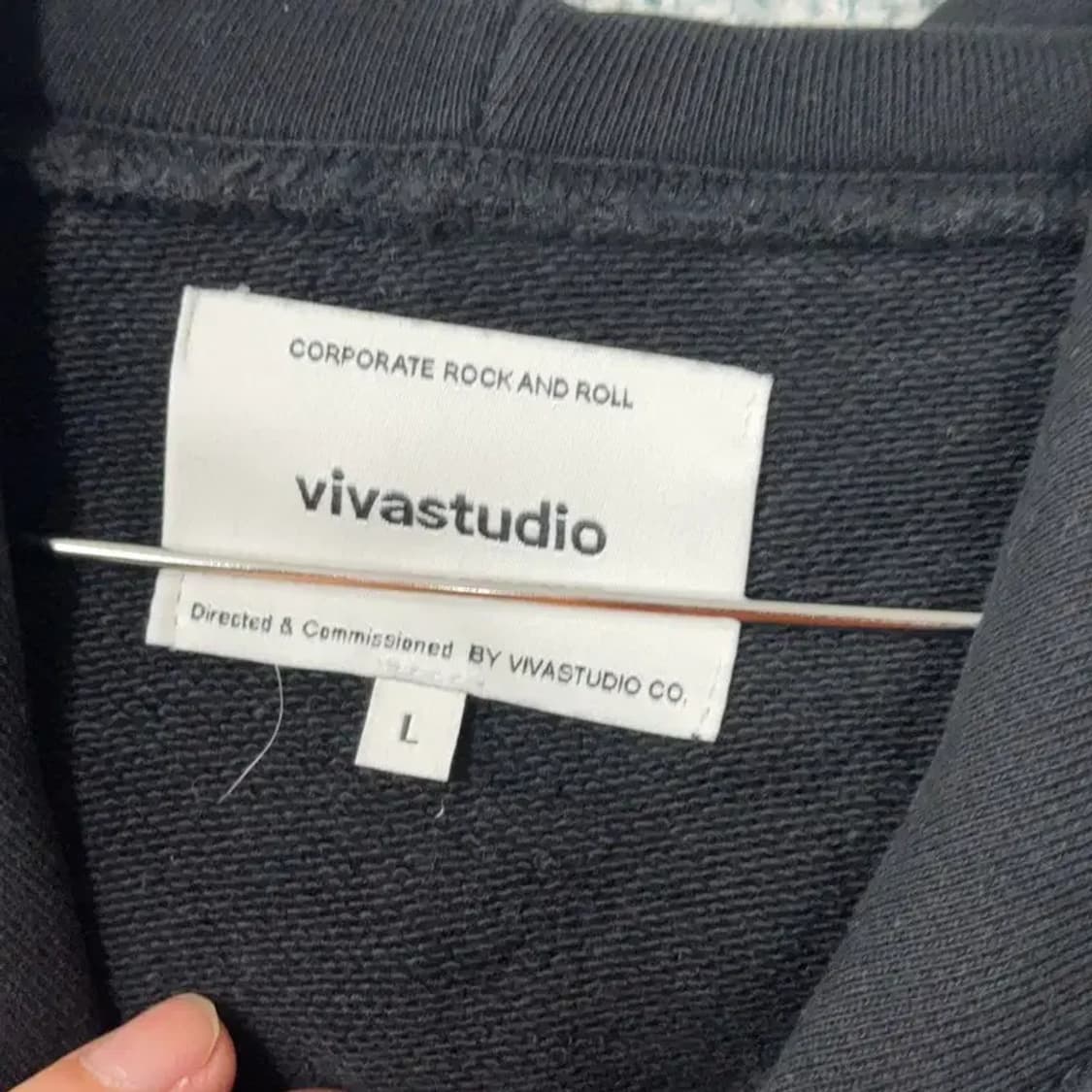 비바스튜디오 로고 프린팅 블랙 후드티 L 상품이미지3