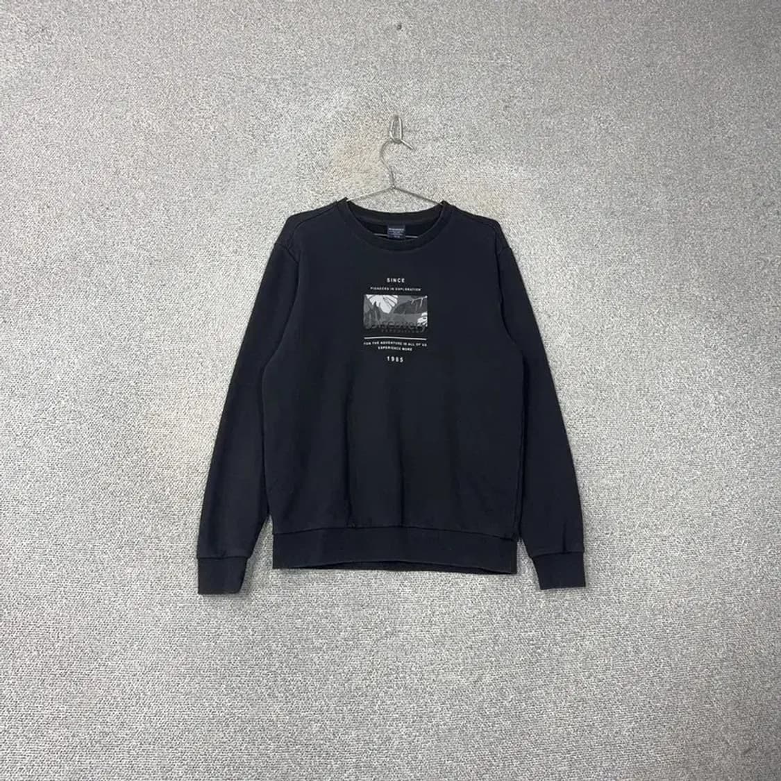 디스커버리 프린팅 로고 캐주얼 맨투맨 100 상품이미지1