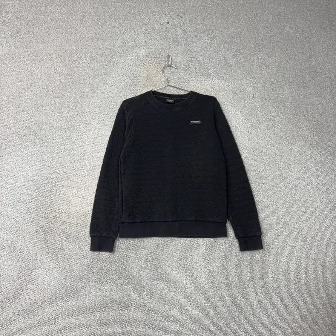 디스커버리 블랙 로고 캐주얼 맨투맨 90 상품이미지1