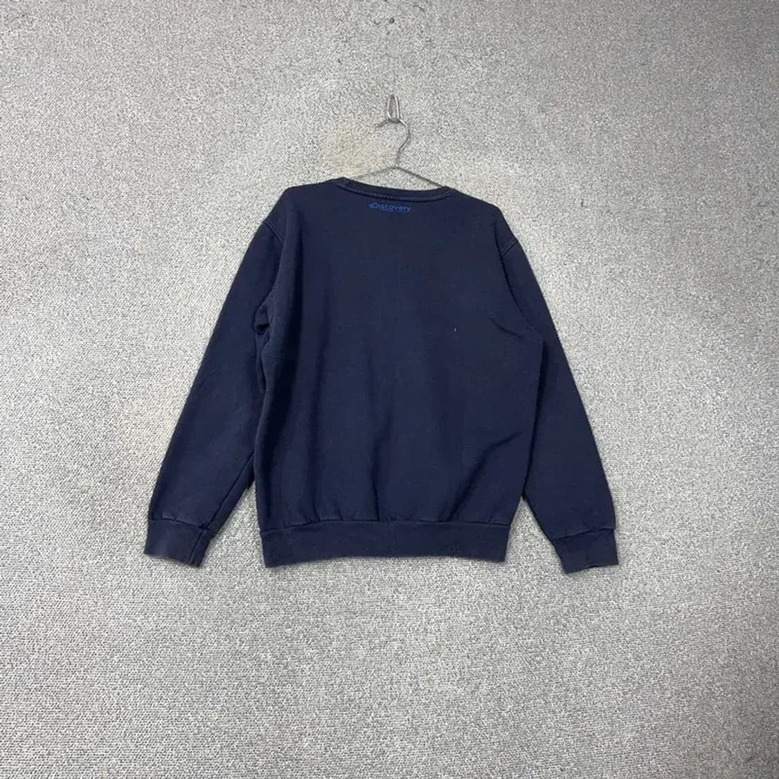 디스커버리 프린팅 로고 네이비 맨투맨 95 상품이미지2