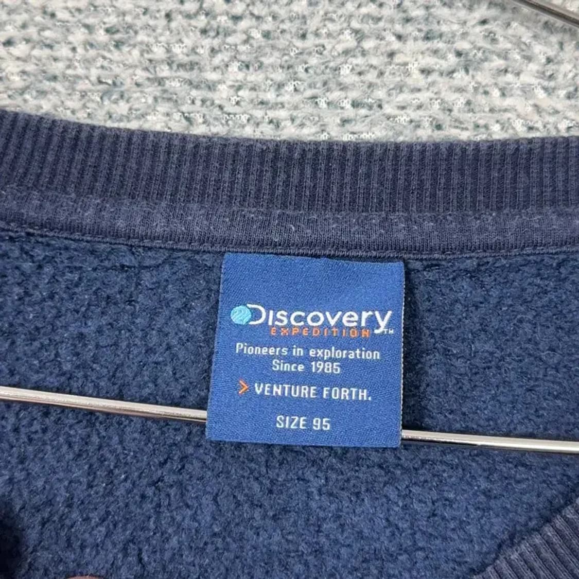 디스커버리 프린팅 로고 네이비 맨투맨 95 상품이미지3