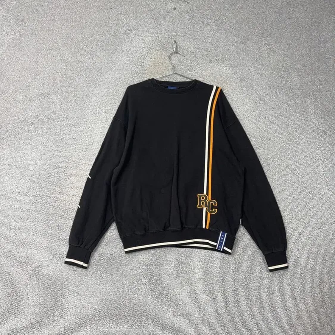 로맨틱크라운 캐주얼 블랙 맨투맨 L 상품이미지1