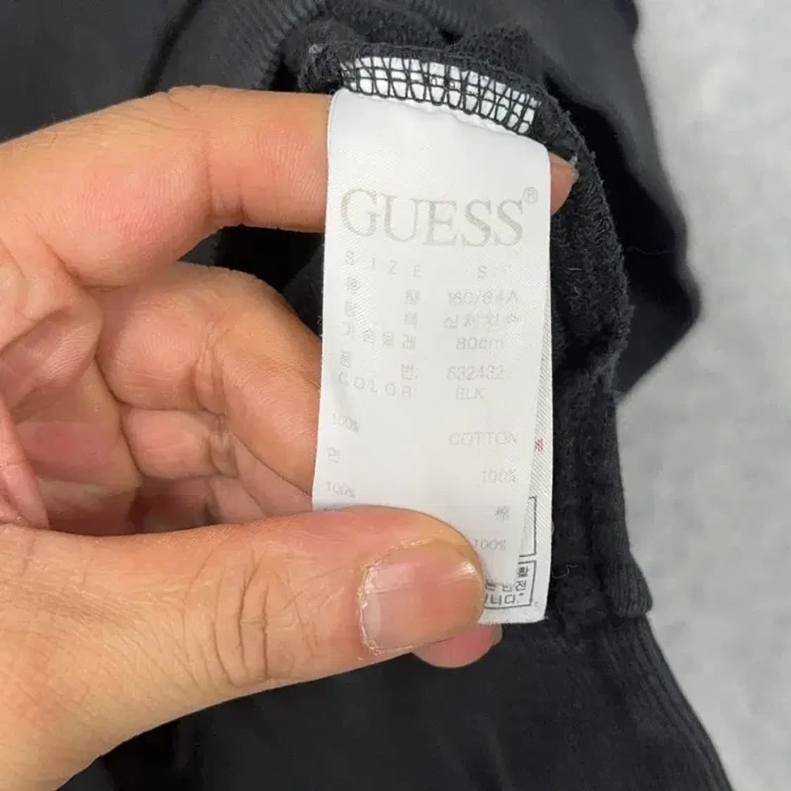 게스 빈티지 프린팅 로고 블랙 맨투맨 S 상품이미지4