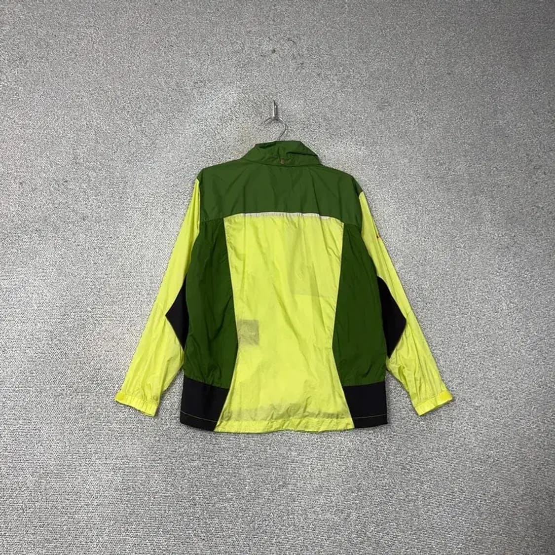 코오롱 남성 연두 투톤 로고 기능성 운동 등산 바람막이 100 상품이미지2