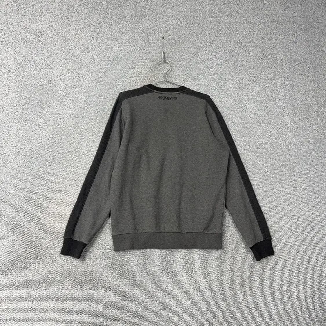디스커버리 로고 기능성 그레이 맨투맨 100 상품이미지2
