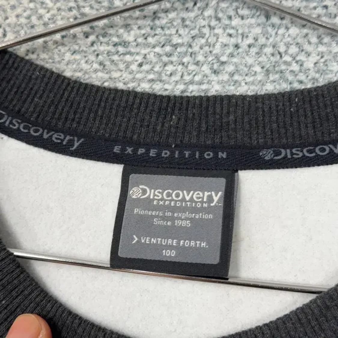 디스커버리 로고 기능성 그레이 맨투맨 100 상품이미지3