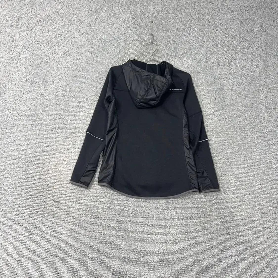 언더아머 기능성 로고 블랙 후드집업 M 상품이미지2