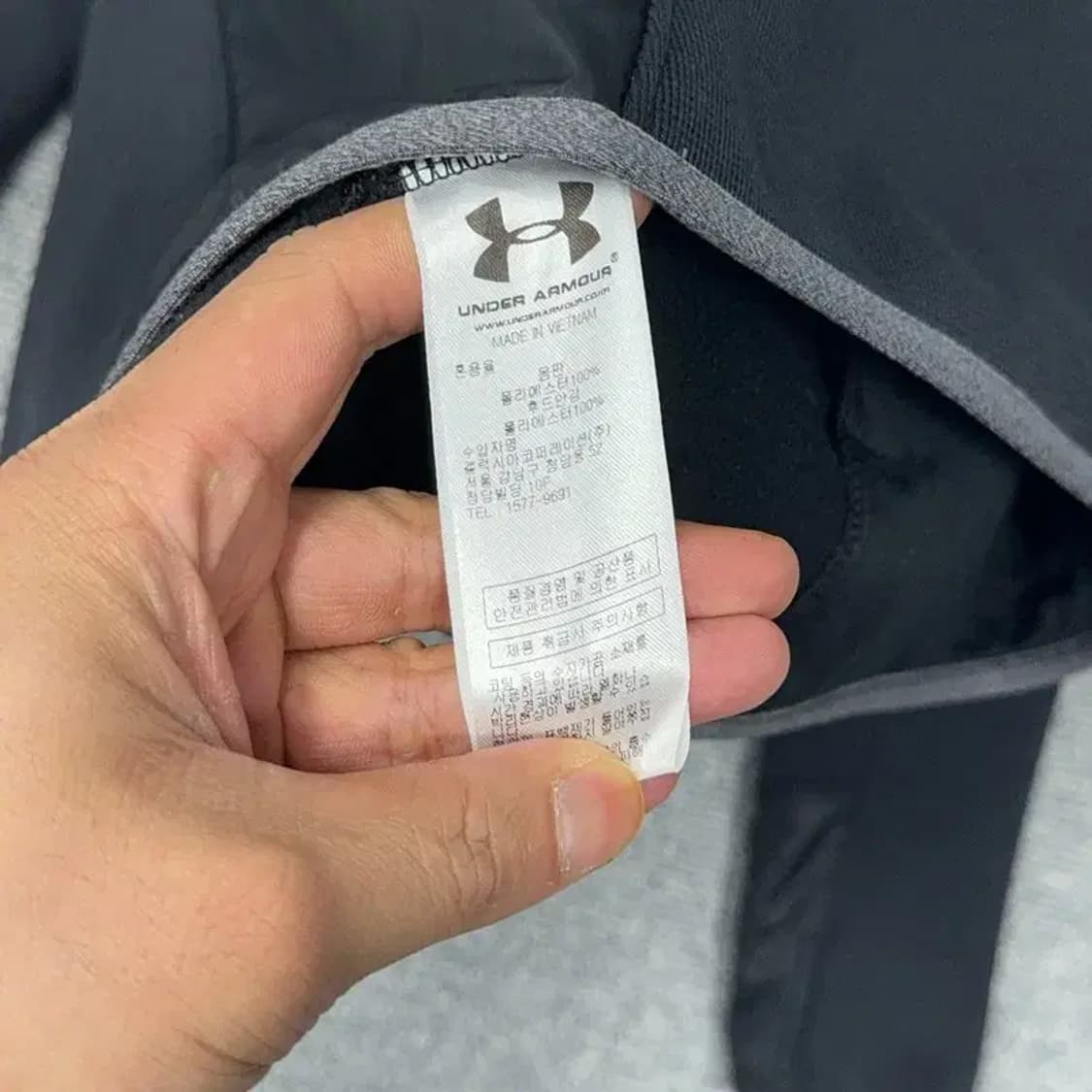 언더아머 기능성 로고 블랙 후드집업 M 상품이미지4