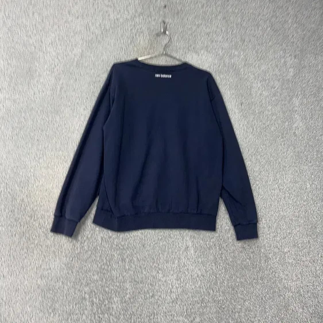 뉴발란스 프린팅 로고 네이비 맨투맨 L 상품이미지2