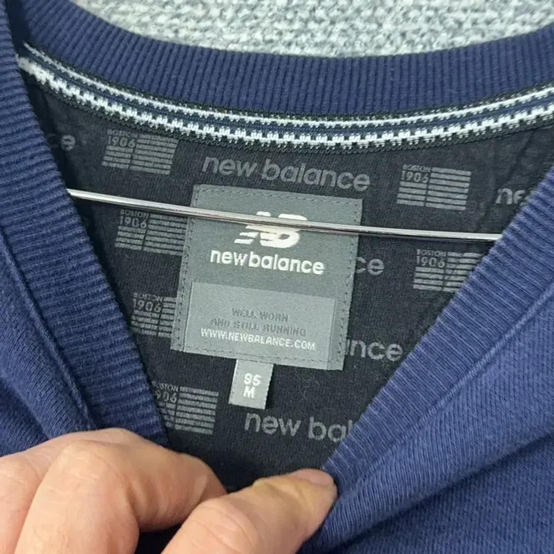 뉴발란스 로고 네이비 맨투맨 M 상품이미지3