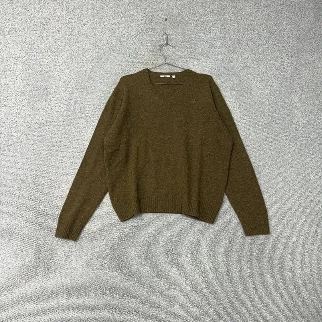 유니클로 카키 울 니트 L 상품이미지1