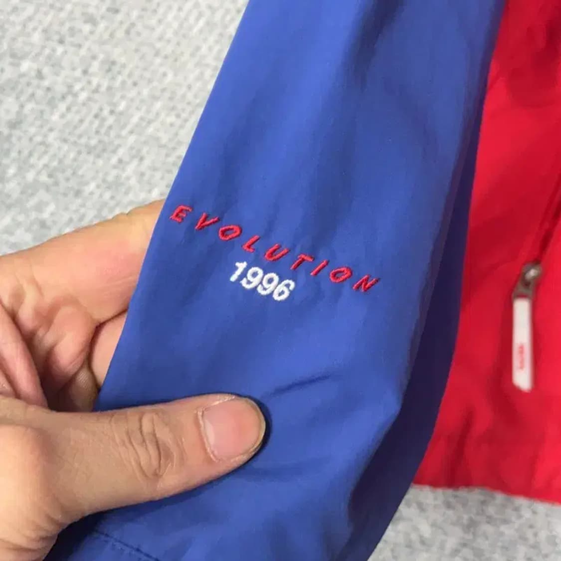 네파 레드 블루 투톤 로고 기능성 등산 남성 바람막이 105 상품이미지3