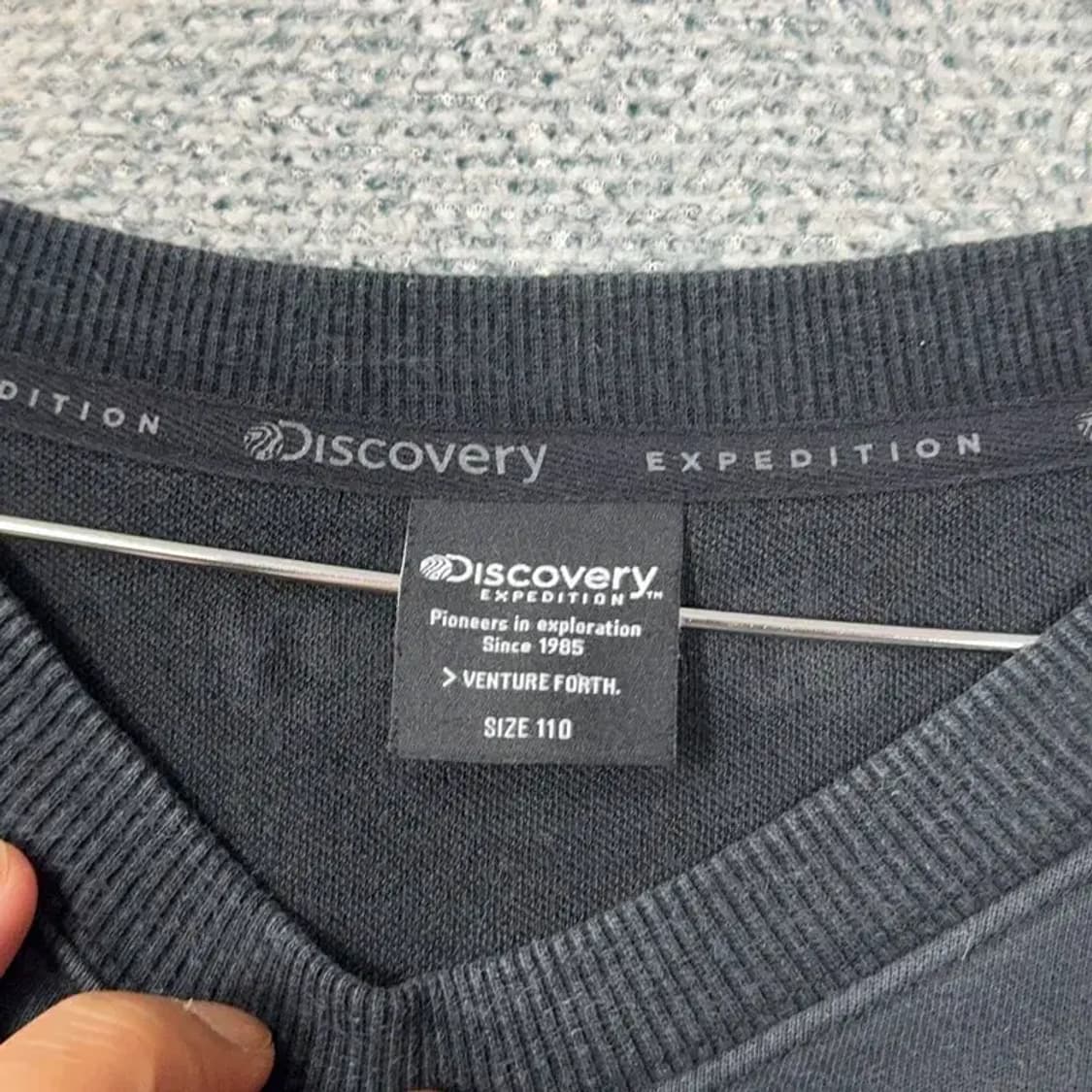 디스커버리 블랙 스펠 로고 오버핏 롱 슬리브 긴팔티 110 상품이미지3