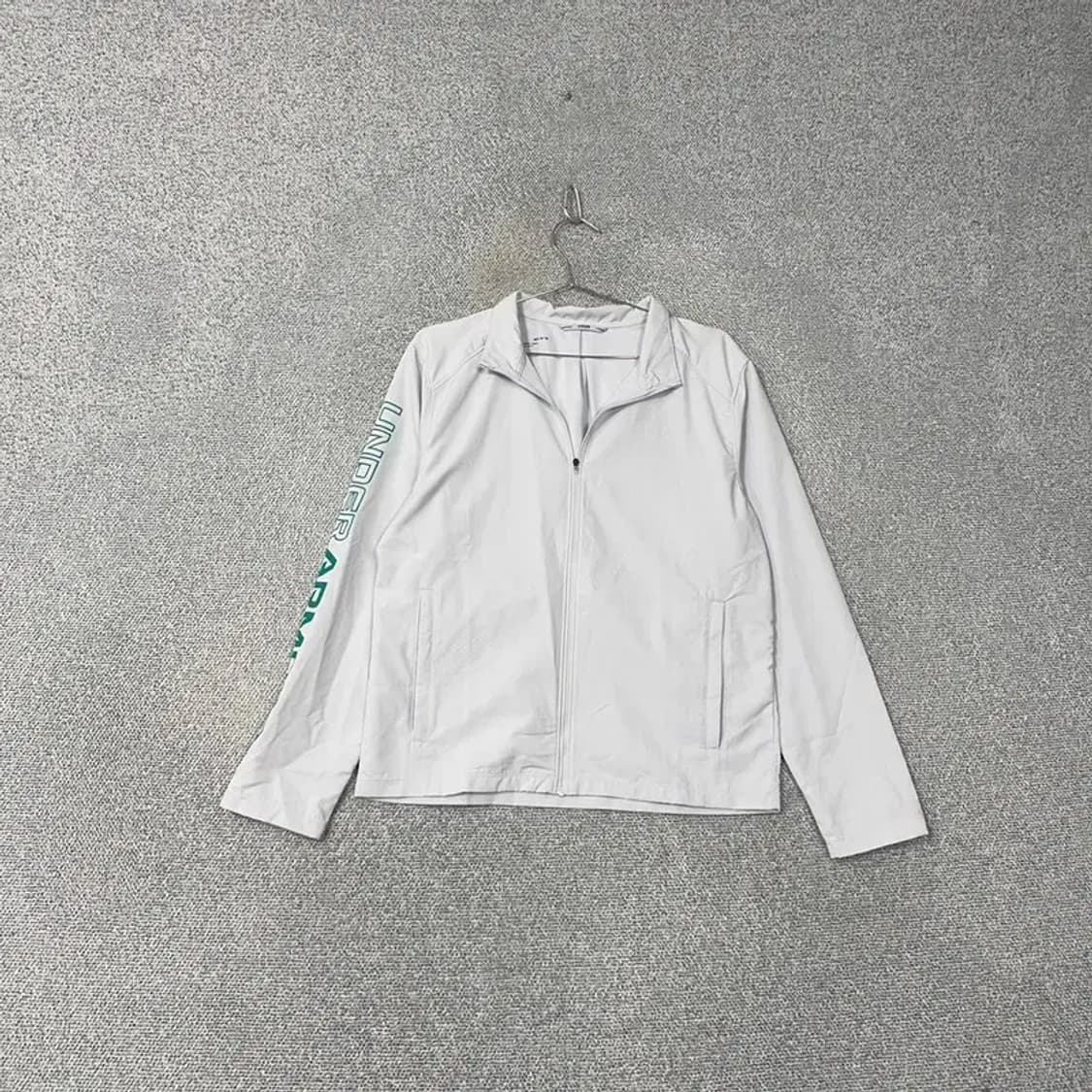 언더아머 사이드 로고 라이트 그레이 기능성 바람막이 집업 M 상품이미지1