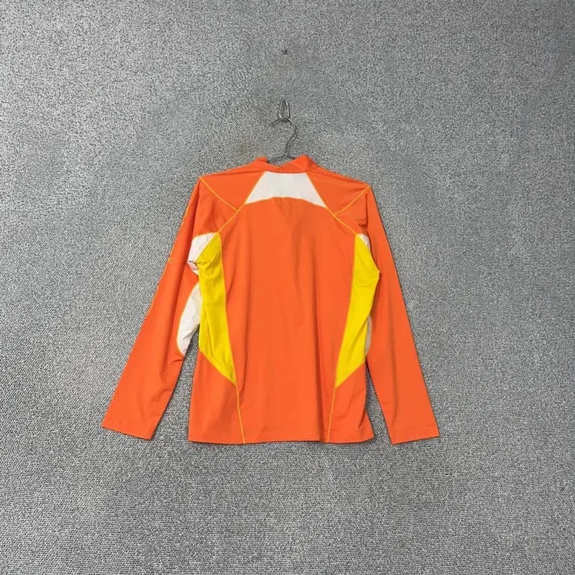 아이더 오렌지 로고 기능성 반집업 등산 긴팔티 L 상품이미지2