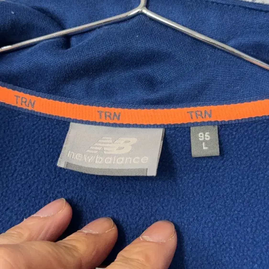 뉴발란스 네이비 로고 여성 기능성 집업 저지 95 상품이미지3