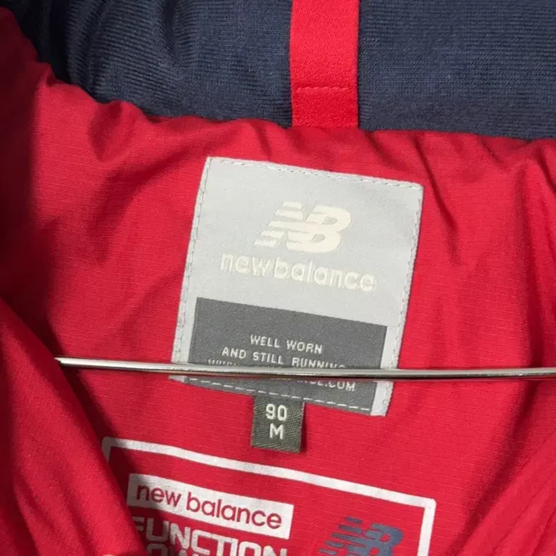 뉴발란스 덕다운 레드 패딩 M 상품이미지3