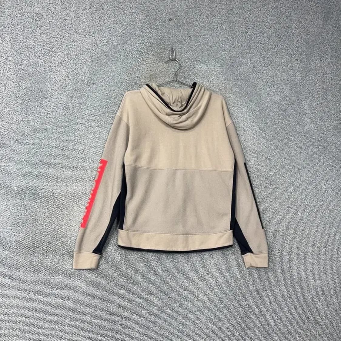 언더아머 베이지 프린팅 멀티컬러 후드티 M 상품이미지2