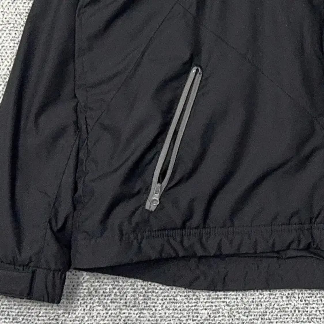 푸마 로고 블랙 캐주얼 바람막이 L 상품이미지3