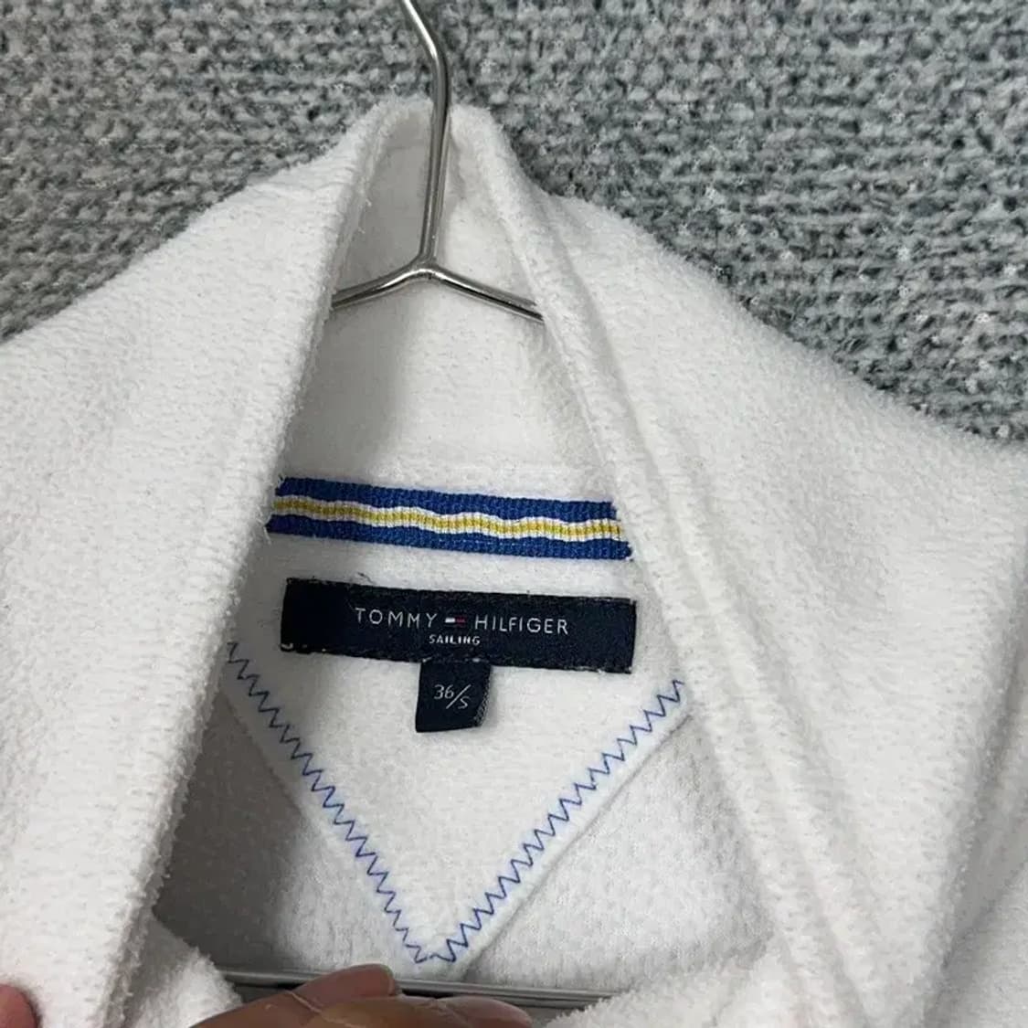 타미힐피거 화이트 크림 자수 로고 후리스 집업 S 상품이미지3