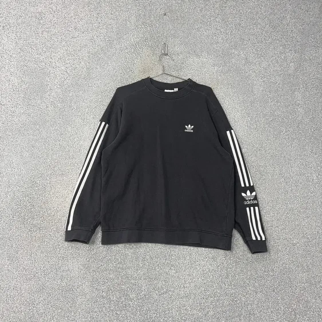 아디다스 불꽃 로고 삼선 오버핏 블랙 맨투맨 M 상품이미지1