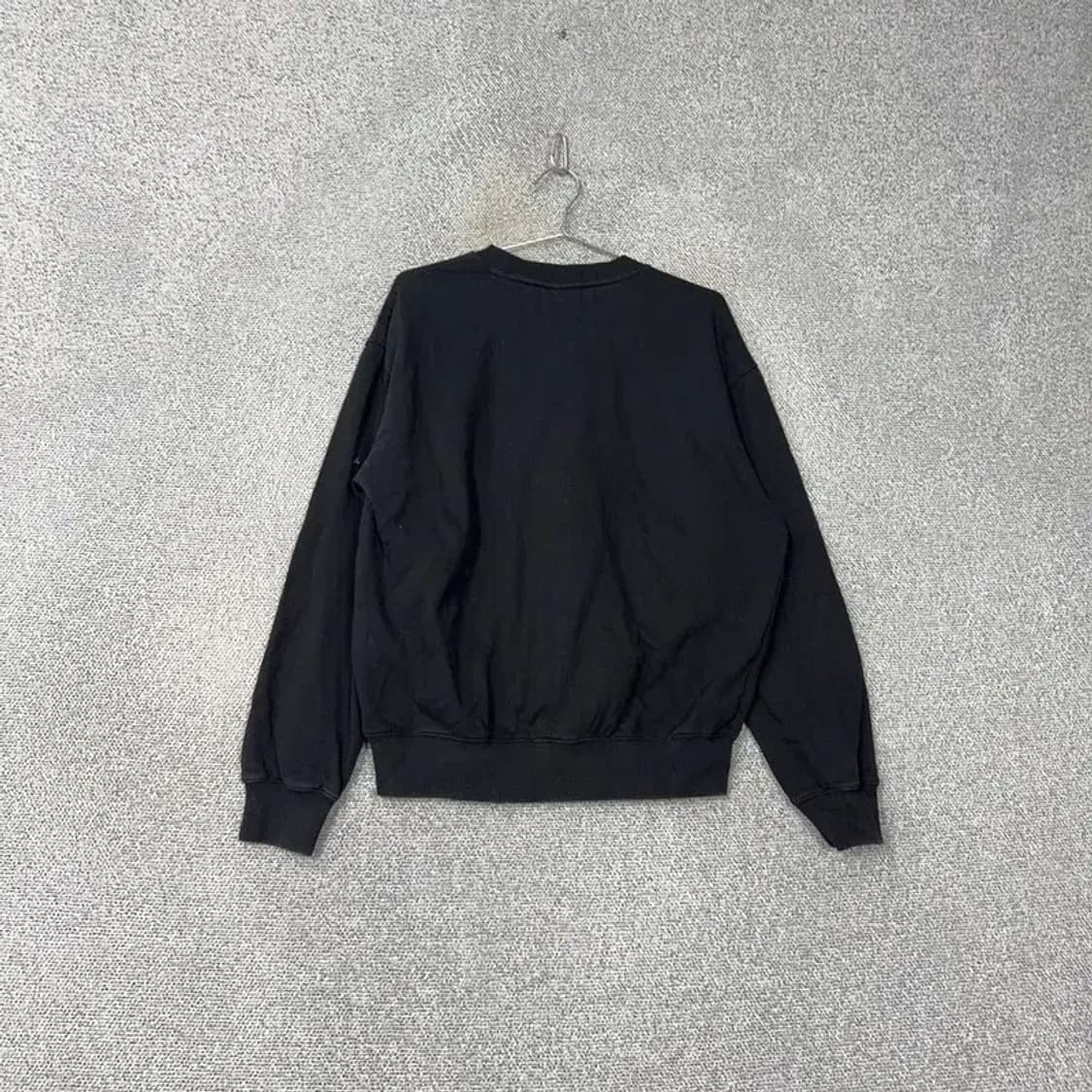 푸마 블랙 심플 로고 오버핏 스웻셔츠 맨투맨 M 상품이미지2