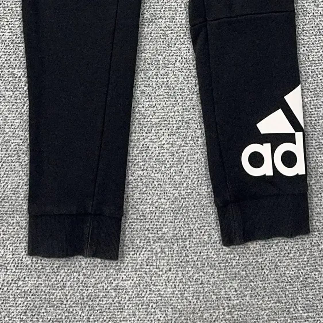 아디다스 프린팅 로고 블랙 조거팬츠 S 상품이미지5