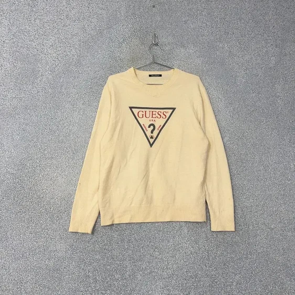 게스 삼각로고 프린팅 베이지 니트 XL 상품이미지1