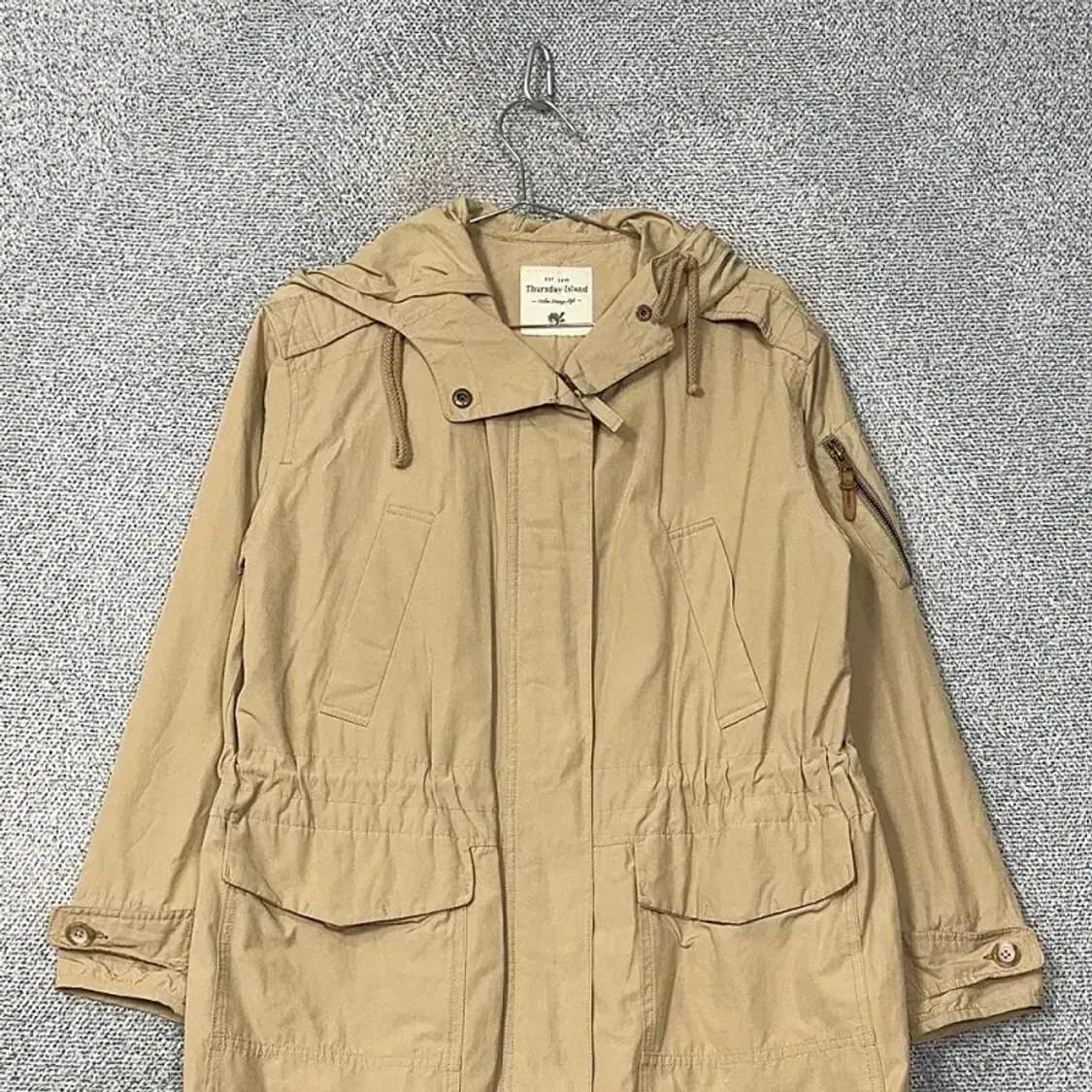 써스데이아일랜드 베이지 여성 빈티지 피쉬테일 코트 야상 상품이미지3