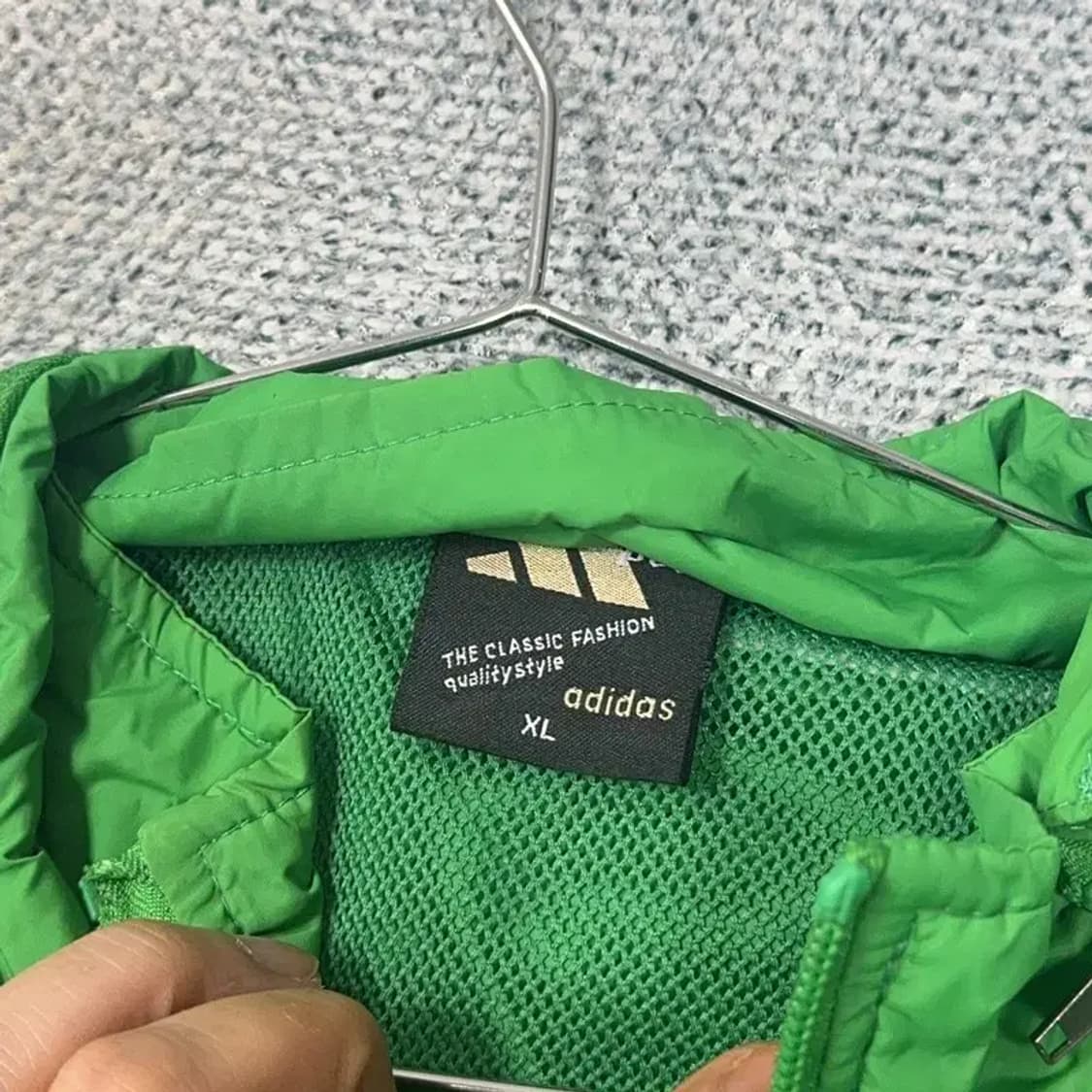 아디다스 로고 삼선 그린 바람막이 XL 상품이미지3