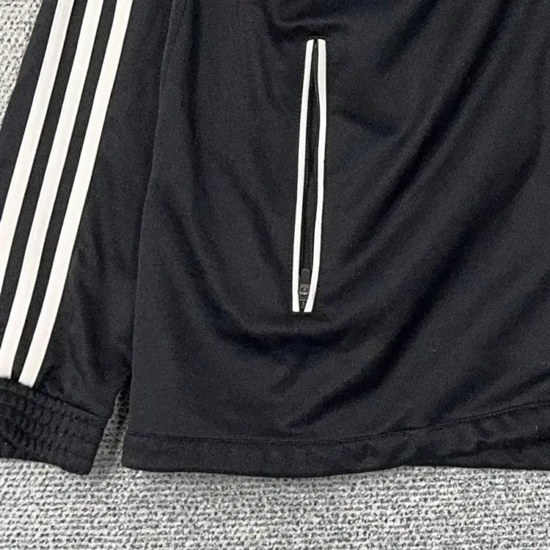 아디다스 로고 블랙 트랙탑 져지 105 상품이미지3