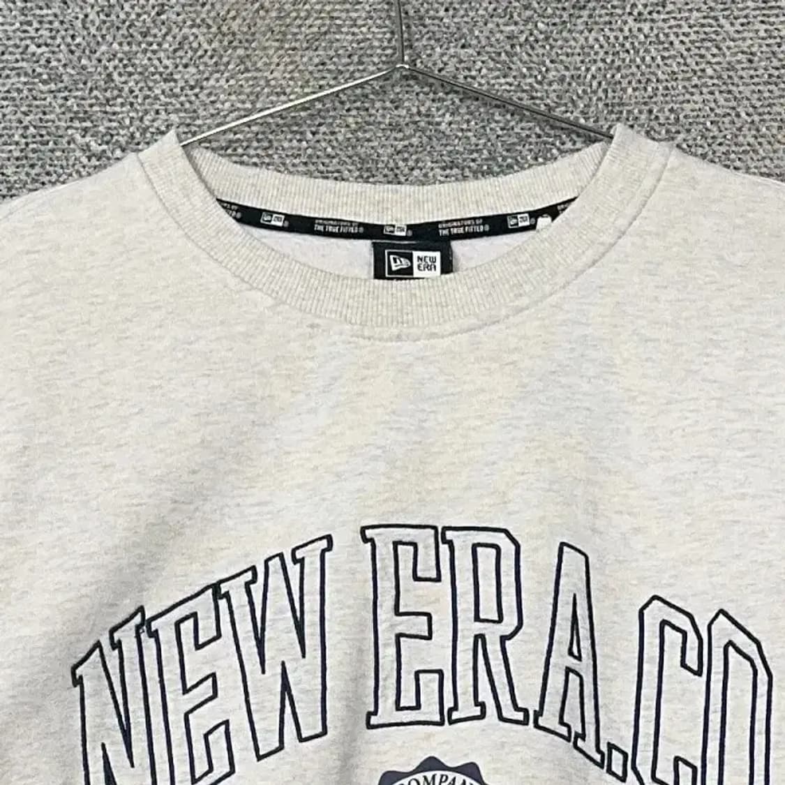 뉴에라 프린팅 라이트 그레이 맨투맨 XL 상품이미지3