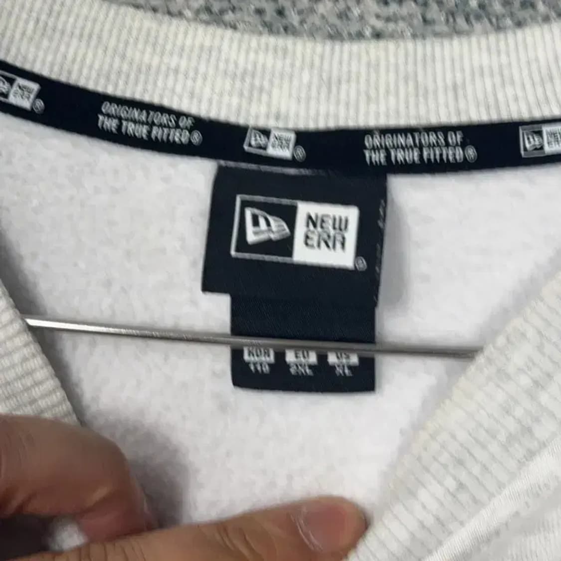 뉴에라 프린팅 라이트 그레이 맨투맨 XL 상품이미지5