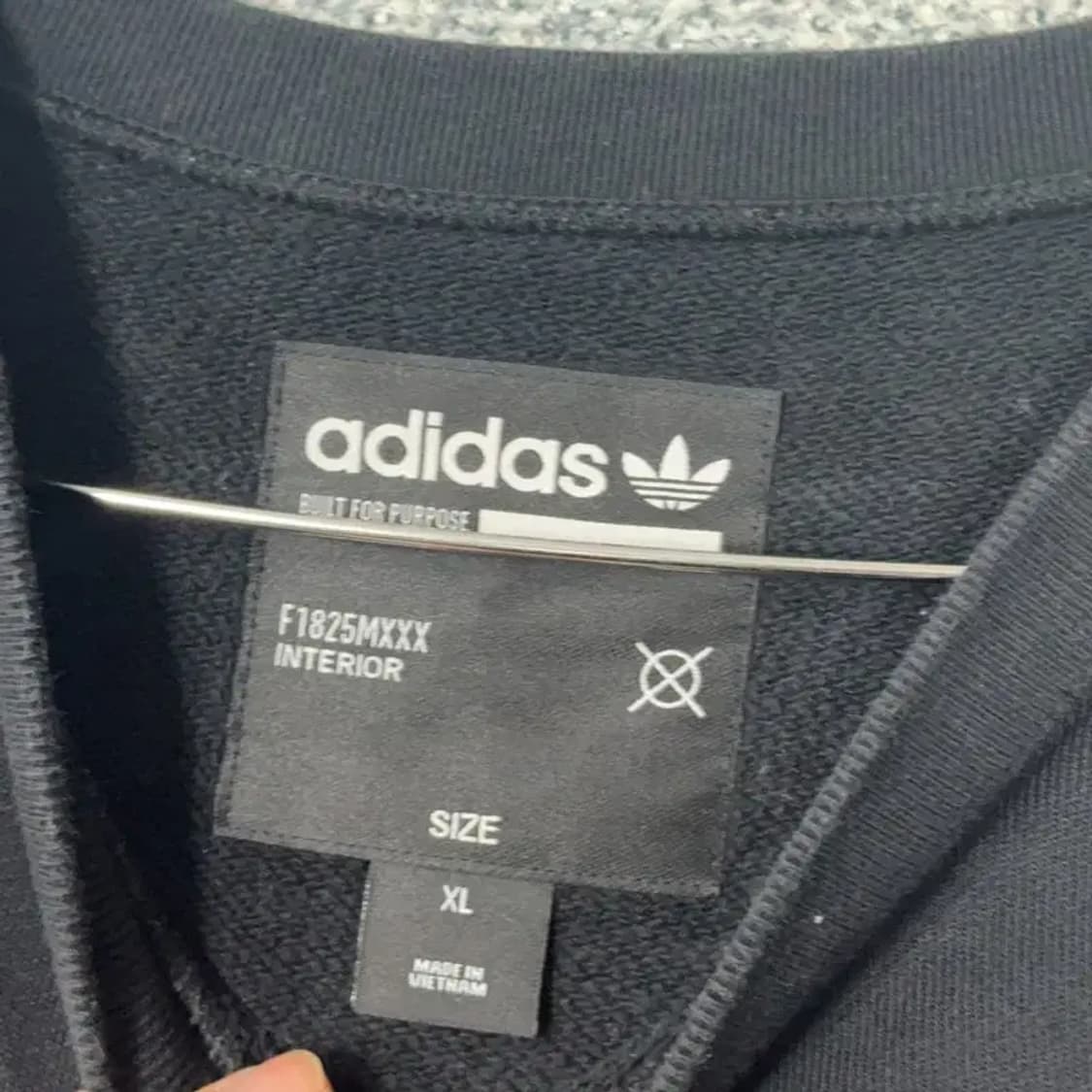 아디다스 스펠 프린팅 로고 캐주얼 블랙 맨투맨 XL 상품이미지3